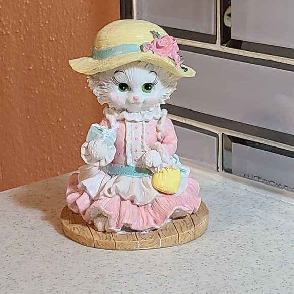 Victorian Kitten Figurine super cute Knick knack - Picture 11 of 11